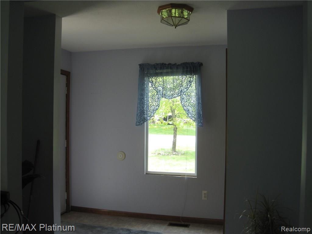 5833 Pinckney Road Howell, MI 48843 - Photo 6 of 15