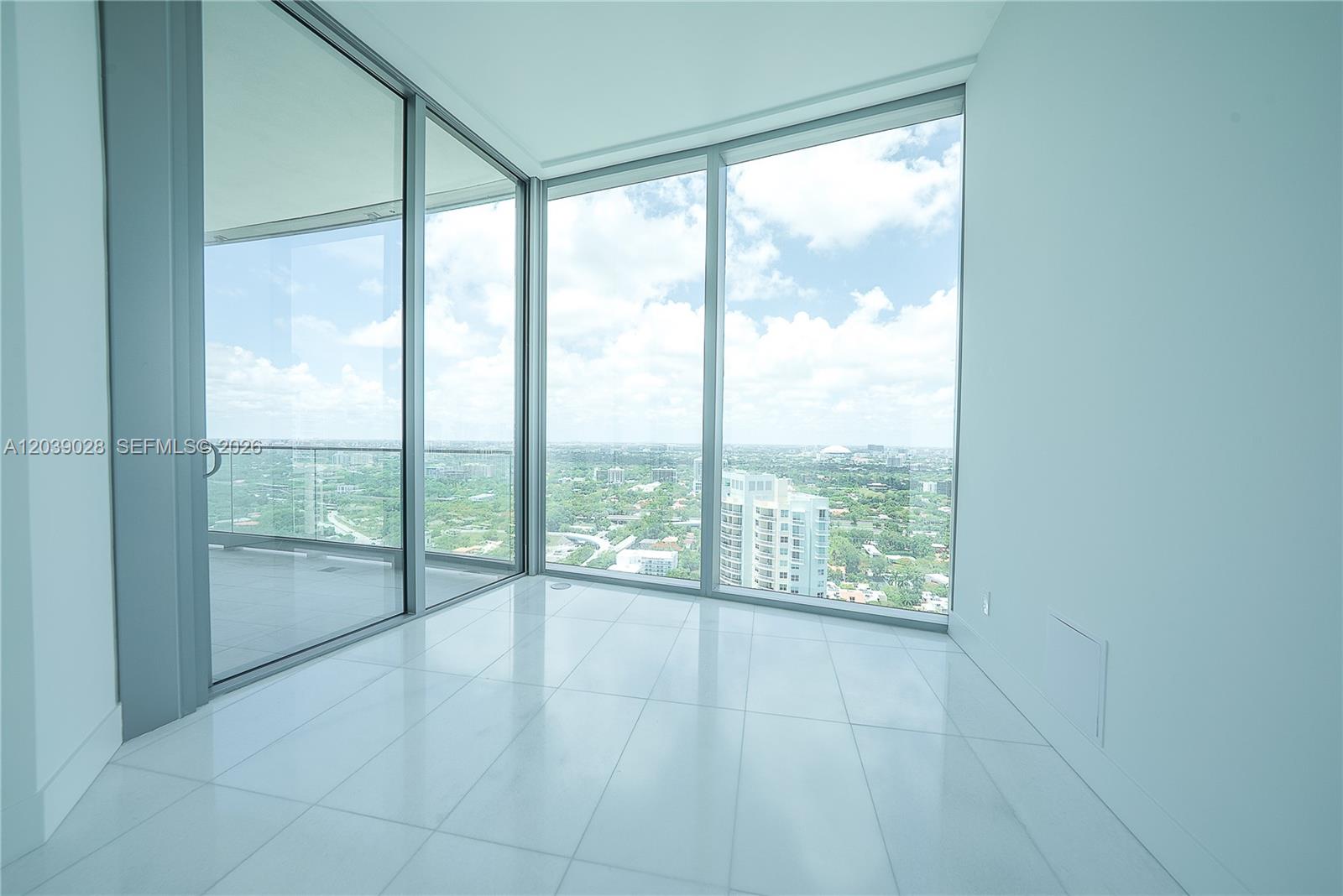 175 Southeast 25th Road, Unit 2704 Miami, FL 33129 - Photo 17 of 26