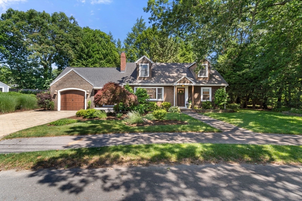 21 Hickory Road Wellesley, MA 02482 - Photo 1 of 39