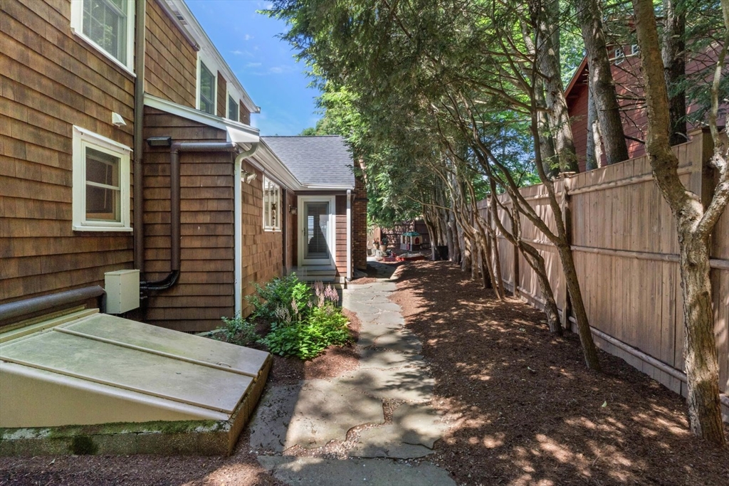 21 Hickory Road Wellesley, MA 02482 - Photo 36 of 39