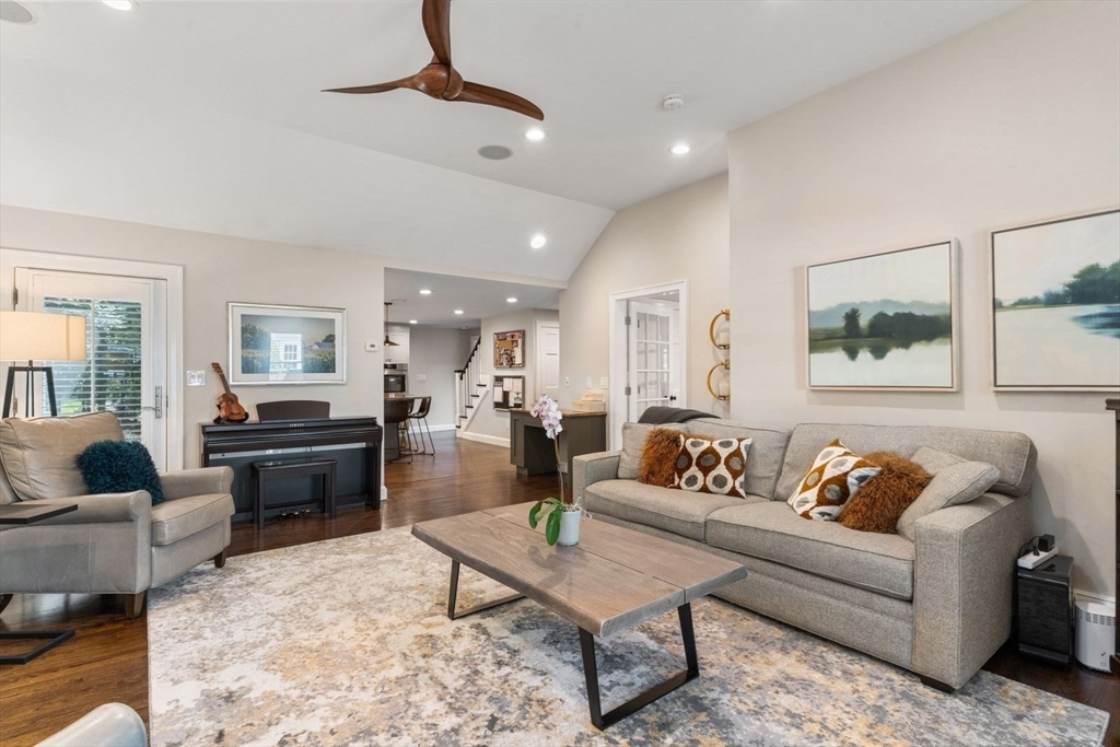 21 Hickory Road Wellesley, MA 02482 - Photo 6 of 39