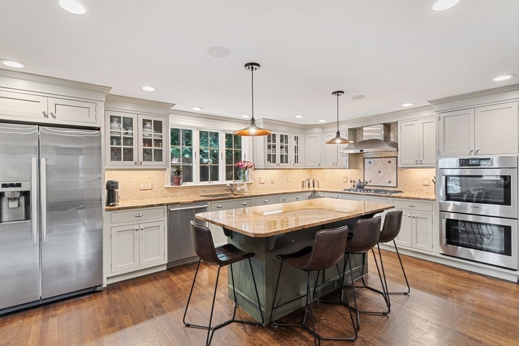 21 Hickory Road Wellesley, MA 02482 - Photo 7 of 39