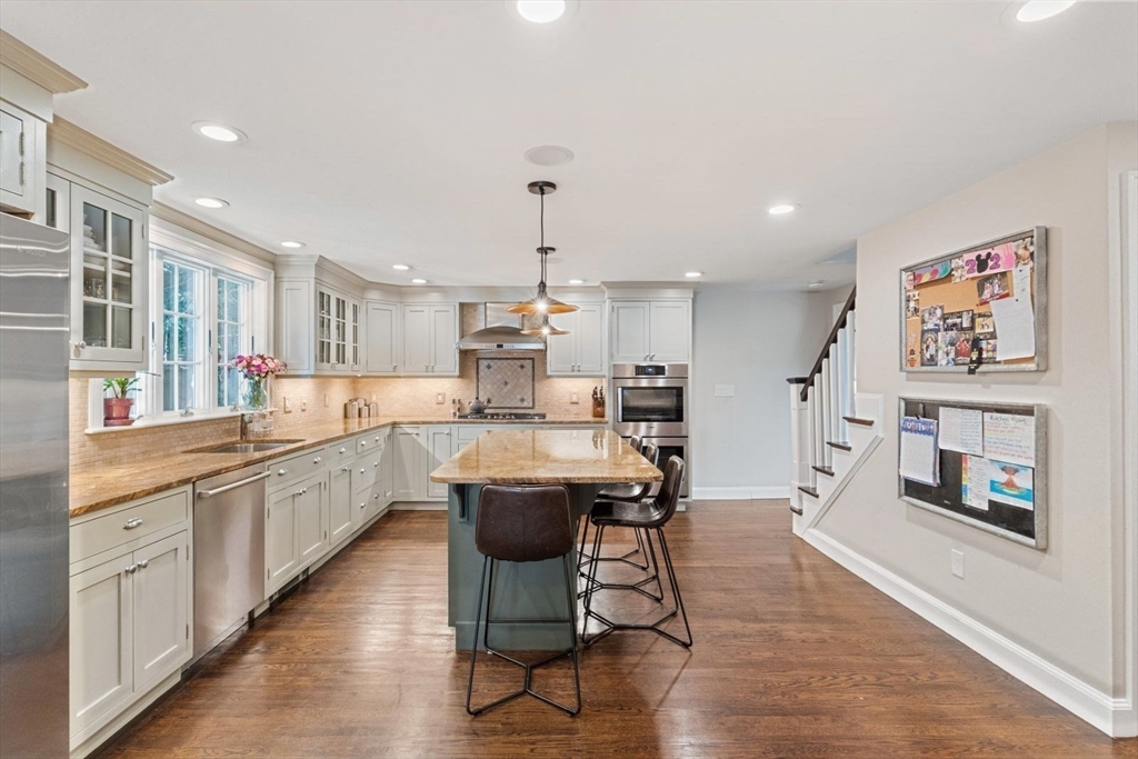 21 Hickory Road Wellesley, MA 02482 - Photo 8 of 39