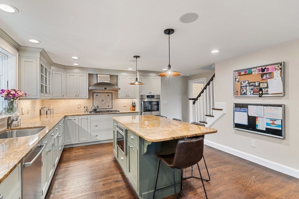 21 Hickory Road Wellesley, MA 02482 - Photo 10 of 39