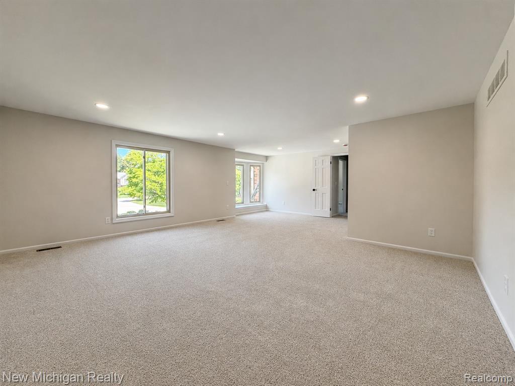 650 Deerfield Court Rochester Hills, MI 48309 - Photo 20 of 35