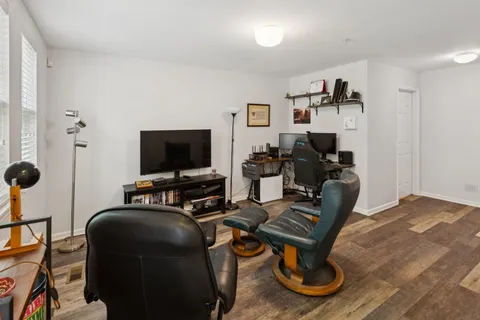 $639,000 | 521 Chicago Avenue, Unit H, Evanston, IL 60202