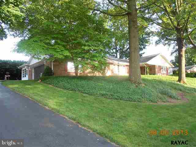 1820 Lilac Road York, PA 17408 - Photo 1 of 36 Gallery Image 1