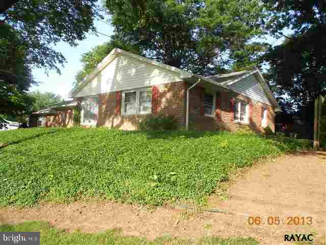 1820 Lilac Road York, PA 17408 - Photo 4 of 36 Gallery Image 4