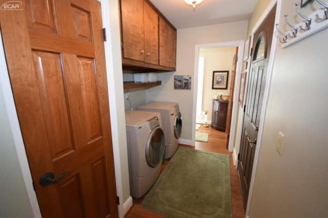 17420 Hickory Ridge Road Fenton, MI 48430 - Photo 10 of 25 21175221-9.JPG