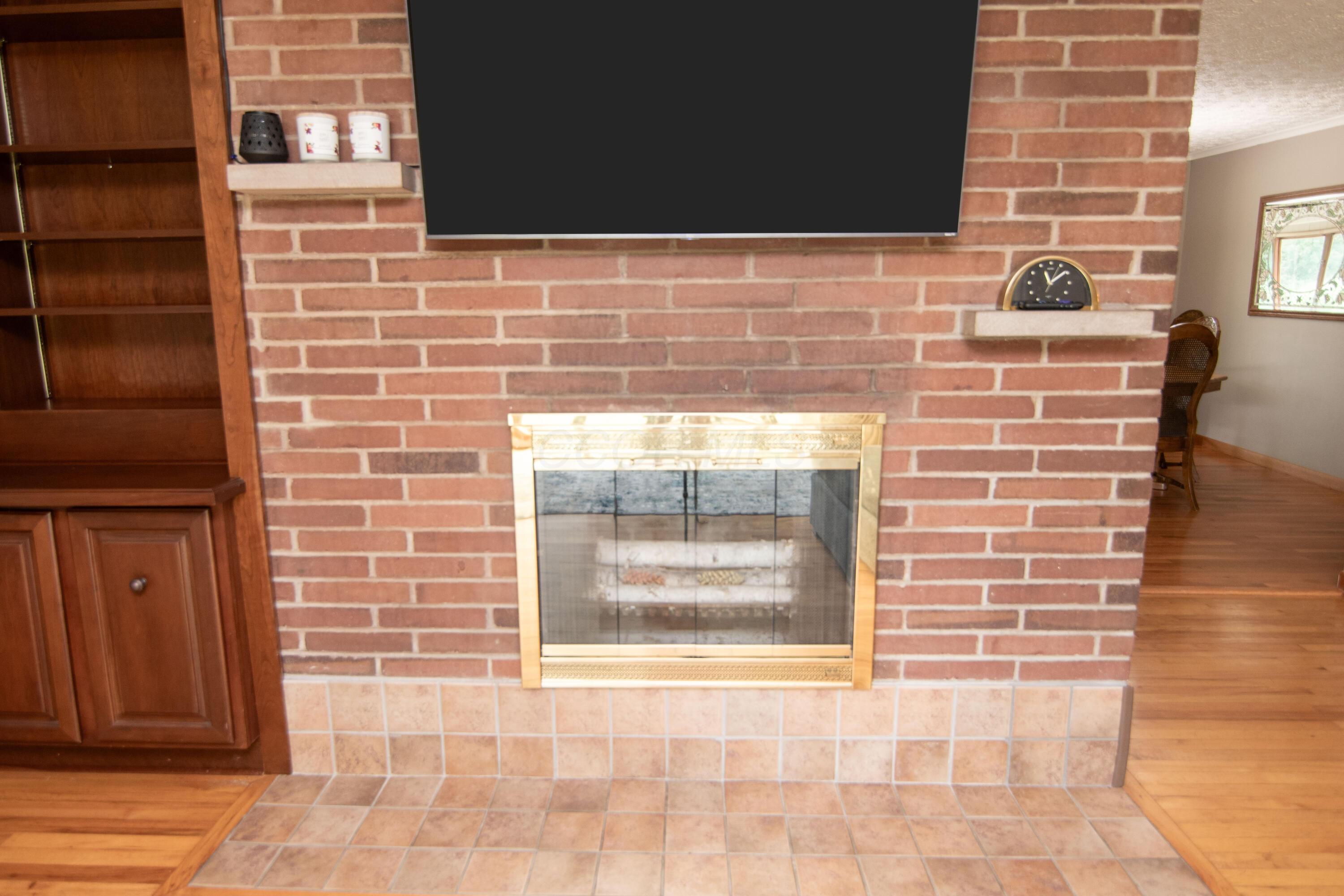 4360 Dublin Road Columbus, OH 43221 - Photo 9 of 41 Wood Burning Fireplace