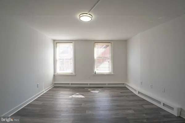 $1,800 | 120-122 Perry Street, Trenton, NJ 08618