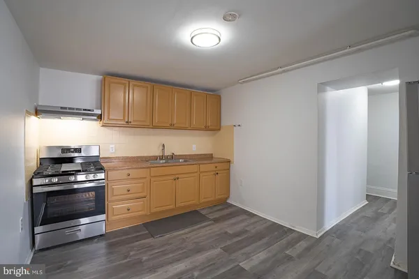 $1,800 | 120-122 Perry Street, Trenton, NJ 08618
