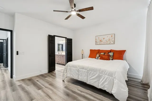 $577,500 | 808 Lake Bridge Drive, Lake Dallas, TX 75065