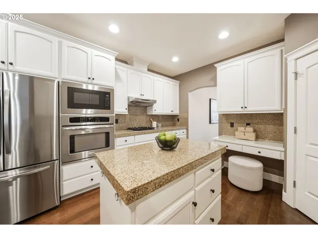 $950,000 | 514 Northwest 24th Circle, Camas, WA 98607