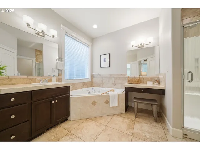 $950,000 | 514 Northwest 24th Circle, Camas, WA 98607