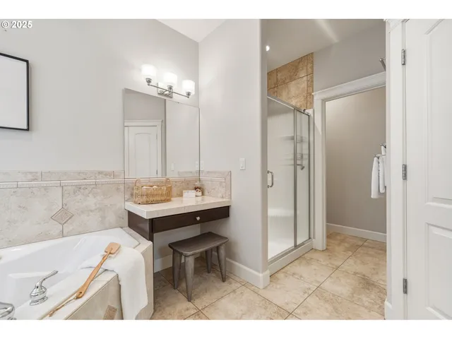 $950,000 | 514 Northwest 24th Circle, Camas, WA 98607