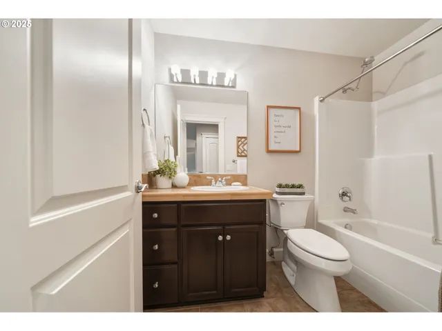 $950,000 | 514 Northwest 24th Circle, Camas, WA 98607