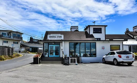 $900,000 | 53 Ocean View Avenue, Dillon Beach, CA 94929