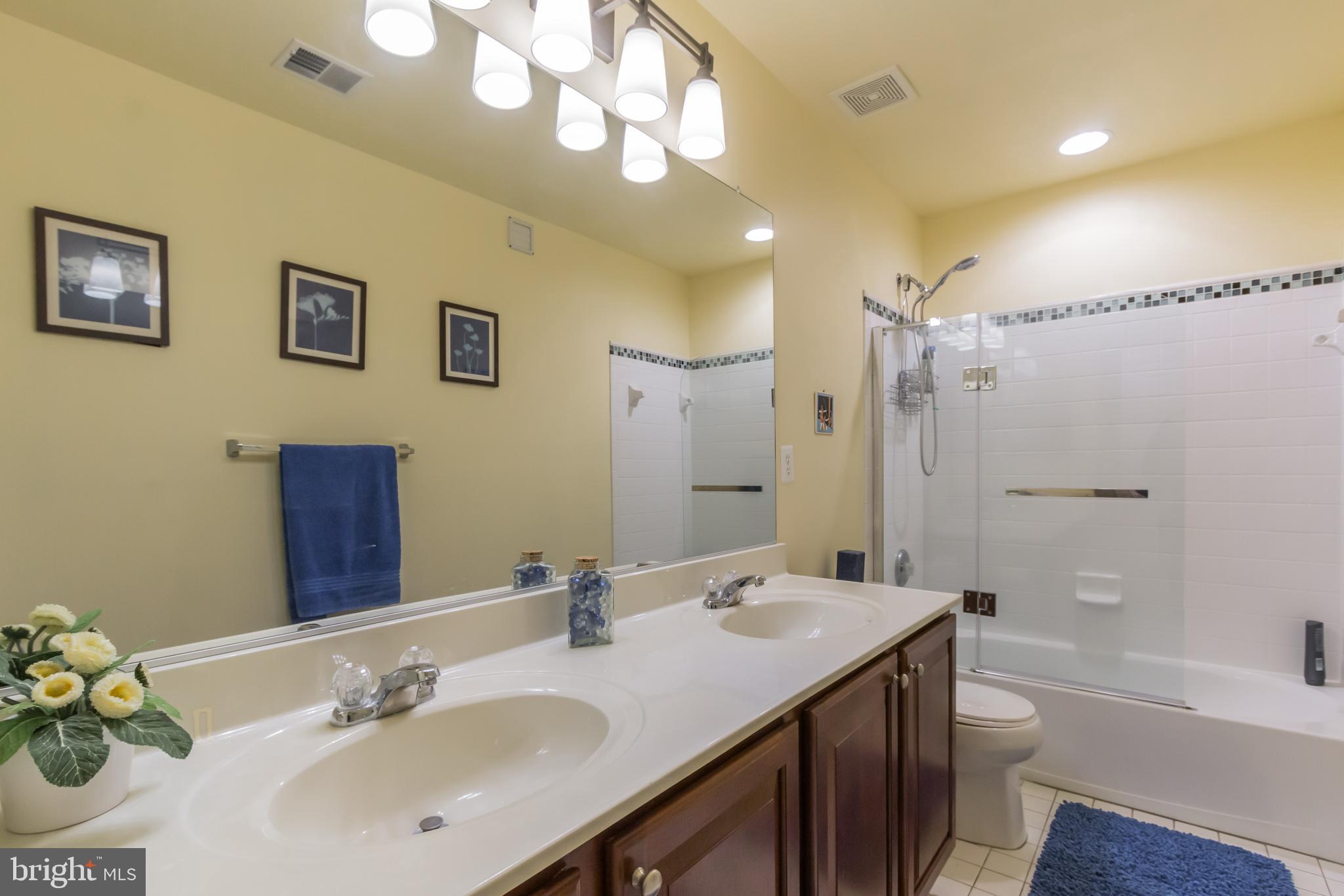 1508 Rising Ridge Road Mount Airy, MD 21771 - Photo 30 of 39 Hallway bath