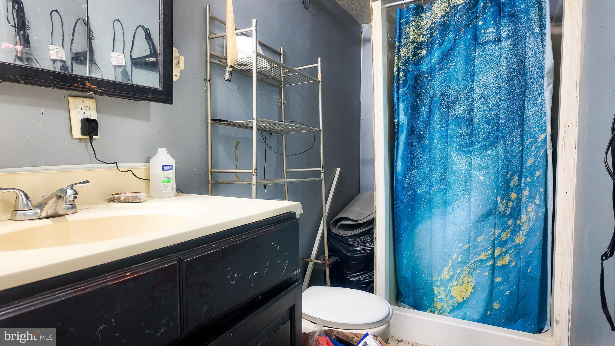 6 Woods End Road Dover, DE 19901 - Photo 13 of 16 Bathroom 2