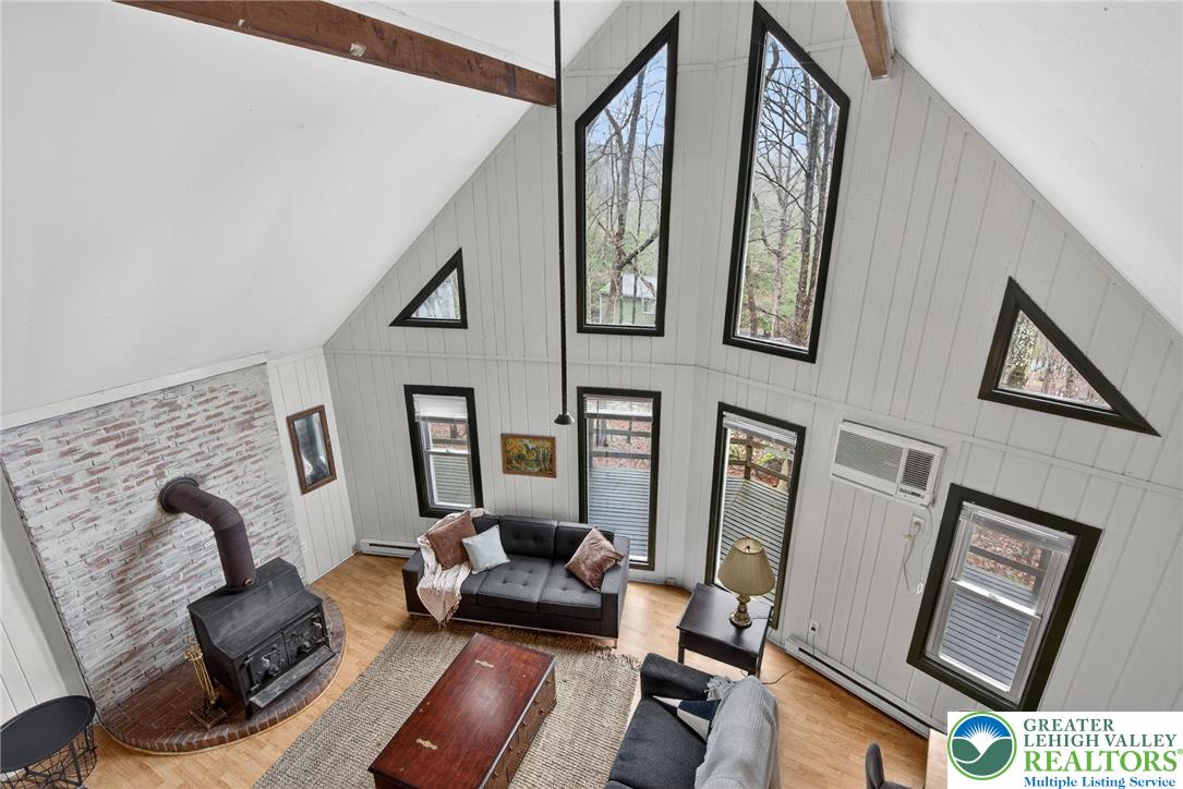 149 Regent Street Bushkill, PA 18324 - Photo 24 of 32 a living room with furniture