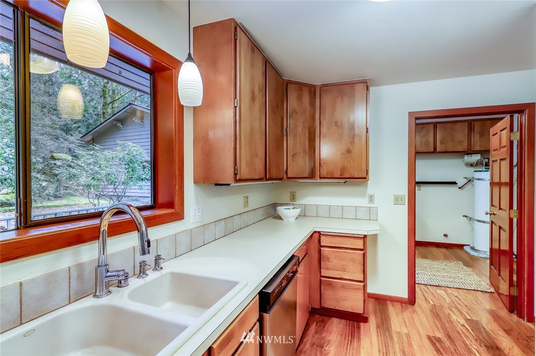 7810 Springridge Road Northeast Bainbridge Island, WA 98110 - Photo 14 of 40 Gallery Image 14
