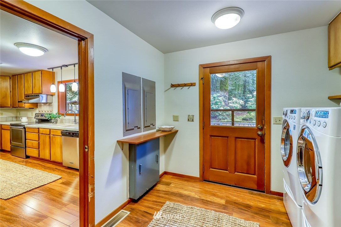 7810 Springridge Road Northeast Bainbridge Island, WA 98110 - Photo 16 of 40 Gallery Image 16
