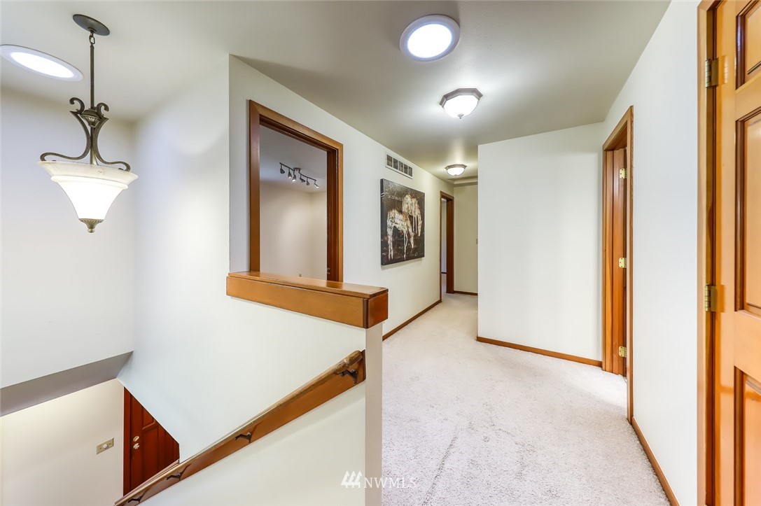 7810 Springridge Road Northeast Bainbridge Island, WA 98110 - Photo 20 of 40 Gallery Image 20