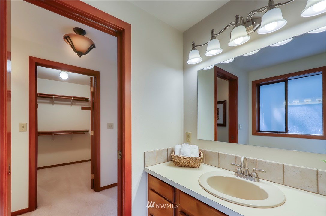 7810 Springridge Road Northeast Bainbridge Island, WA 98110 - Photo 25 of 40 Gallery Image 25