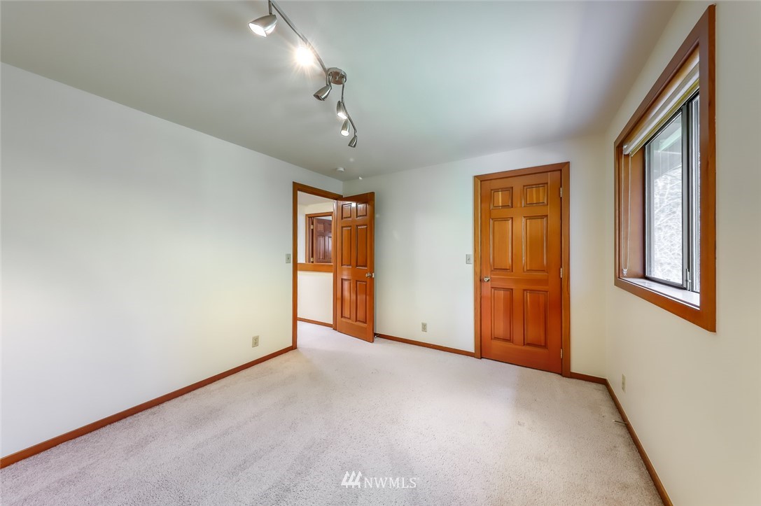 7810 Springridge Road Northeast Bainbridge Island, WA 98110 - Photo 26 of 40 Gallery Image 26