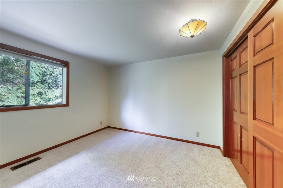7810 Springridge Road Northeast Bainbridge Island, WA 98110 - Photo 28 of 40 Gallery Image 28