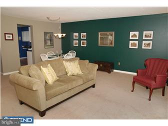 5 Lantern Lane Chesterbrook, PA 19087 - Photo 3 of 12 Living Room