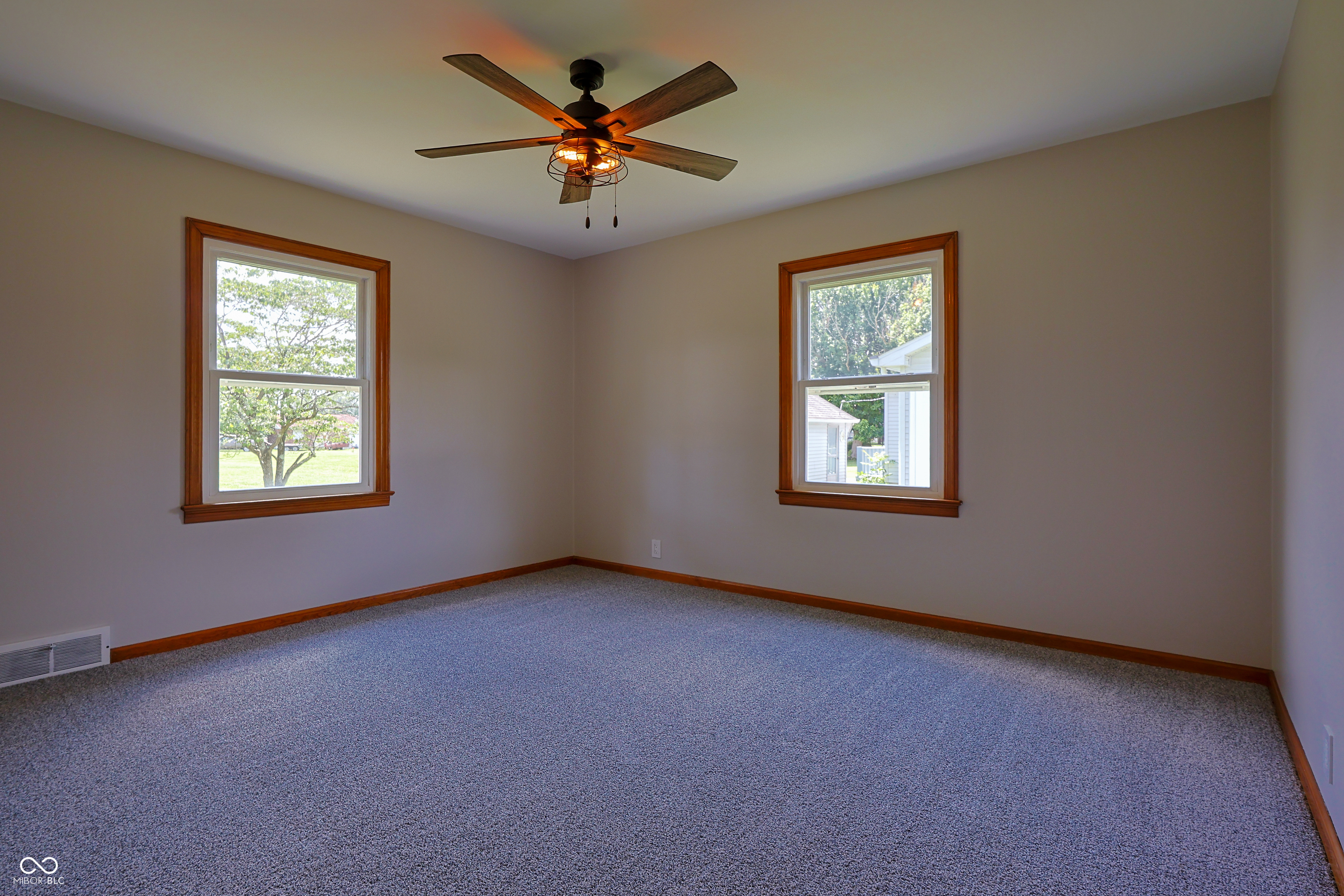 2341 Indiana Avenue Columbus, IN 47201 - Photo 15 of 35