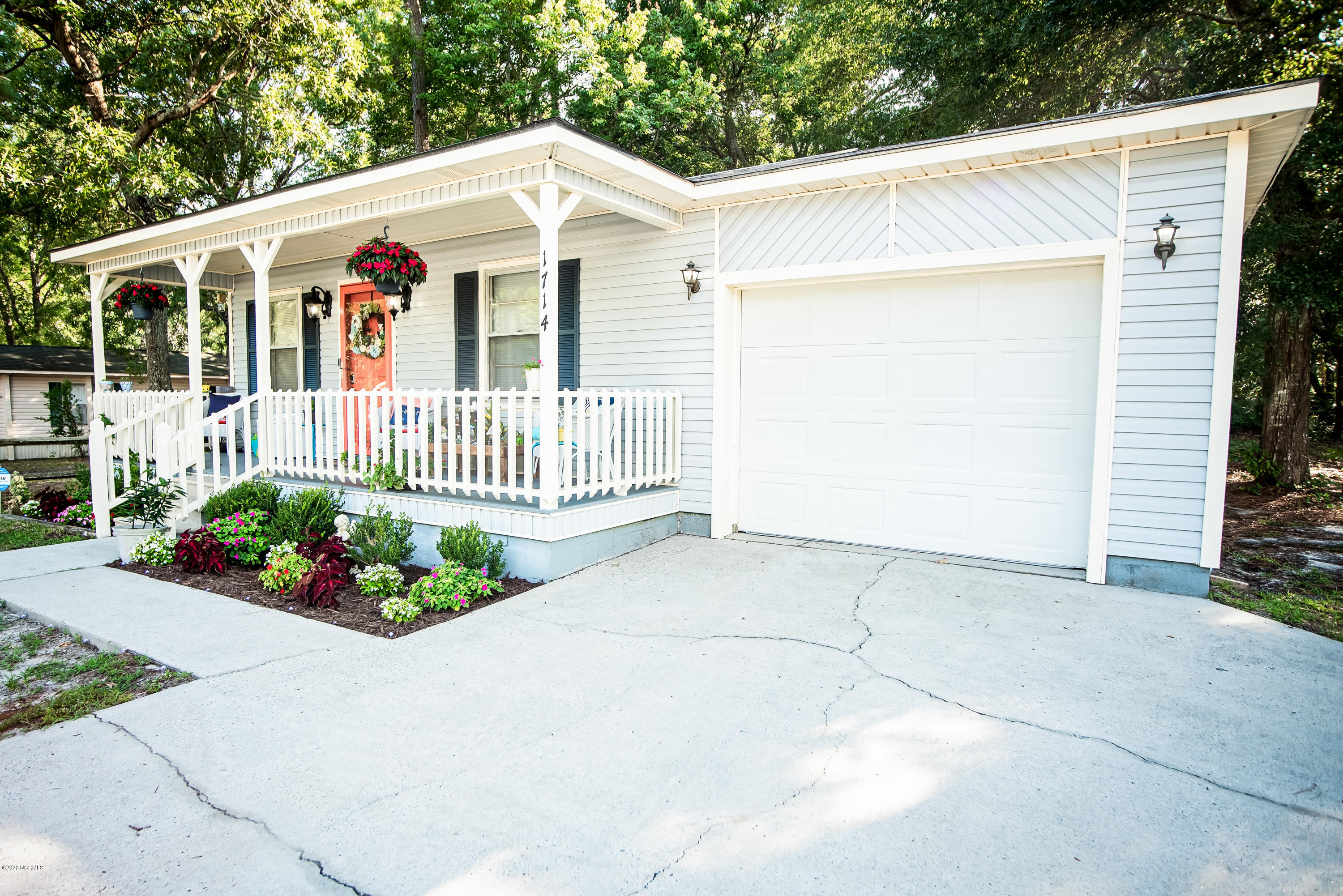 1714 Hideaway Road Southwest Ocean Isle Beach, NC 28469 - Photo 2 of 25 .