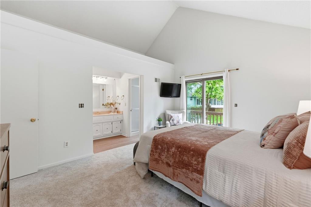 11809 Rosehill Road Overland Park, KS 66210 - Photo 21 of 38