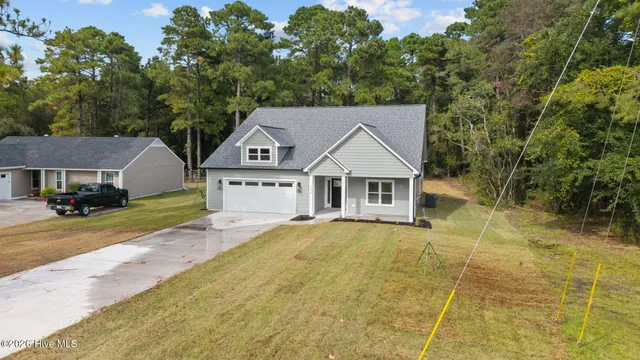 $384,900 | 31 Currituck Circle, Oriental, NC 28571