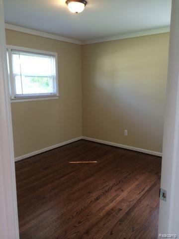 3527 Normandy Road Royal Oak, MI 48073 - Photo 7 of 23