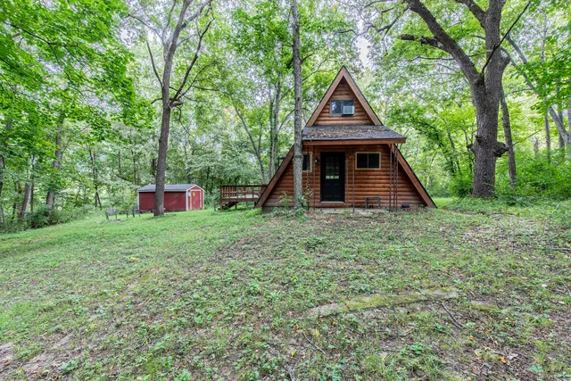 $159,900 | 19 Navajo Court, Putnam, IL 61560