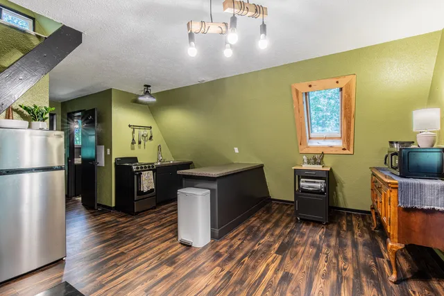 $159,900 | 19 Navajo Court, Putnam, IL 61560