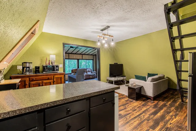 $159,900 | 19 Navajo Court, Putnam, IL 61560