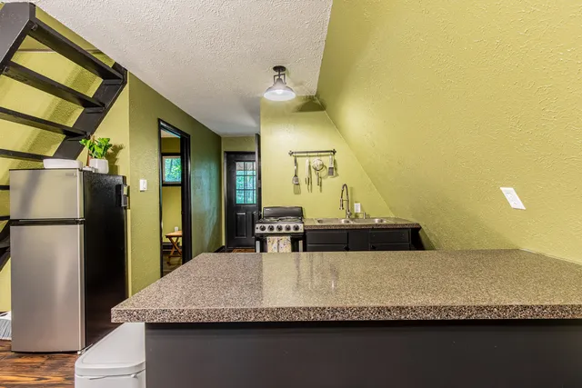 $159,900 | 19 Navajo Court, Putnam, IL 61560