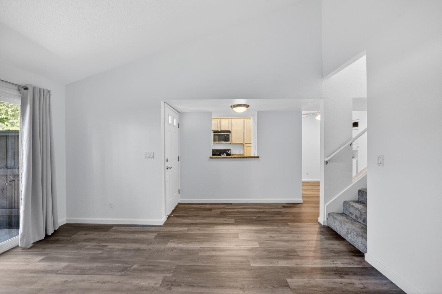 6239 Riverside Boulevard, Unit 2 Sacramento, CA 95831 - Photo 9 of 42