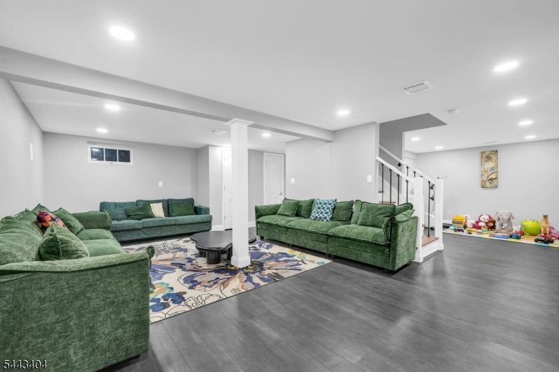 767 Hemlock Road Union, NJ 07083 - Photo 24 of 29
