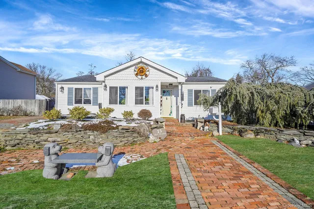 $499,000 | 15 18th Avenue, Bay Shore, NY 11706