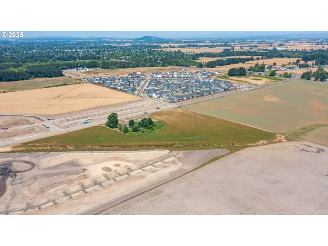 a view of an ocean and city