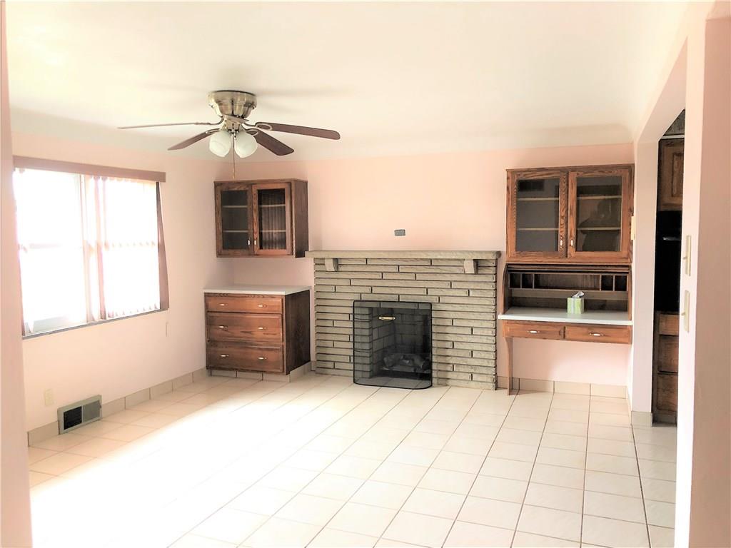 339 Bethel Road North Huntingdon, PA 15642 - Photo 5 of 25 LOOKING THRU DINING ROOM