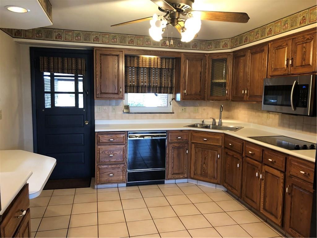 339 Bethel Road North Huntingdon, PA 15642 - Photo 7 of 25 LOOKING FROM DINING ROOM INTO KITCHEN