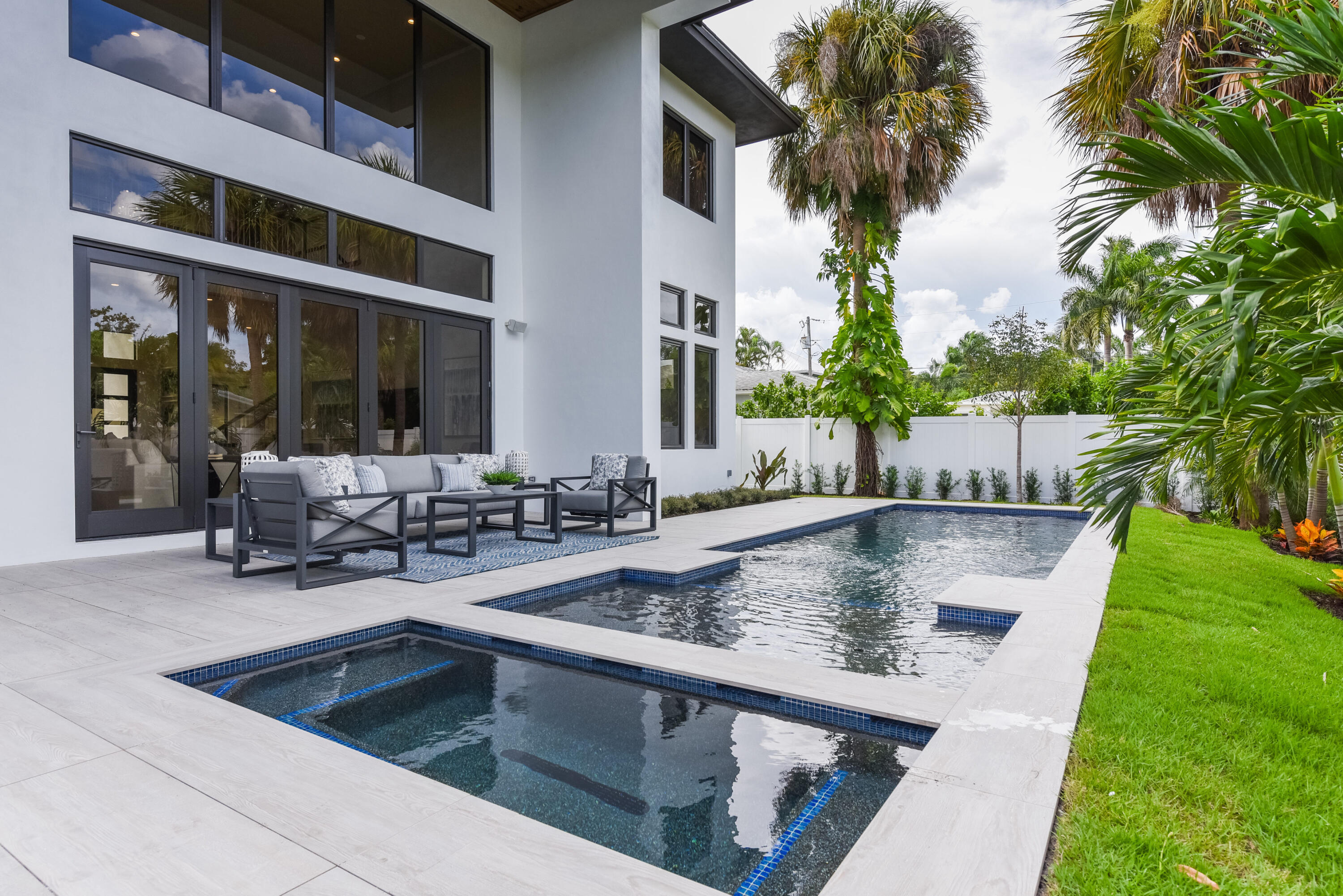 3093 Banyan Road Boca Raton, FL 33432 - Photo 3 of 23 3