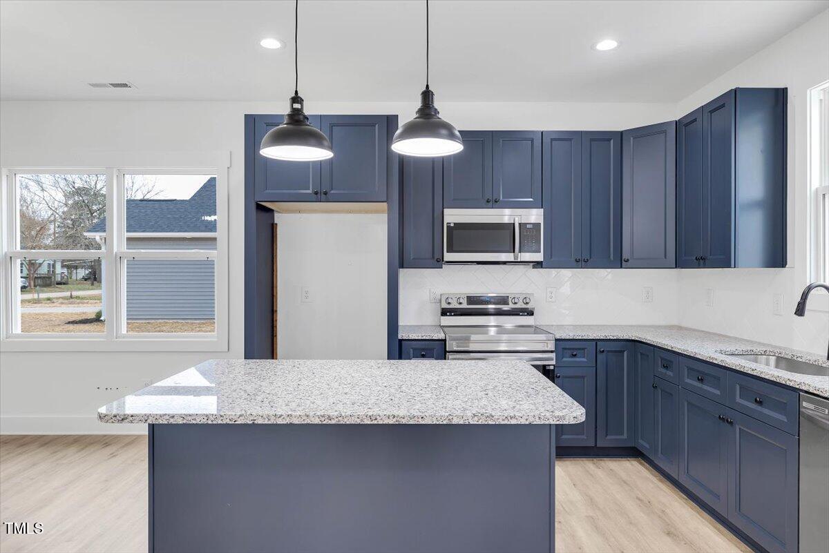 10-206 3rd St-10