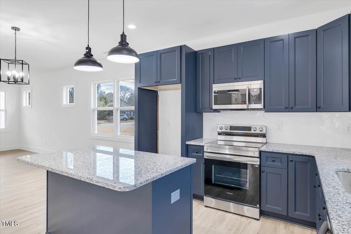 11-206 3rd St-11